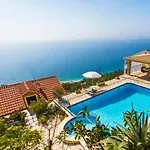 Villa Aris